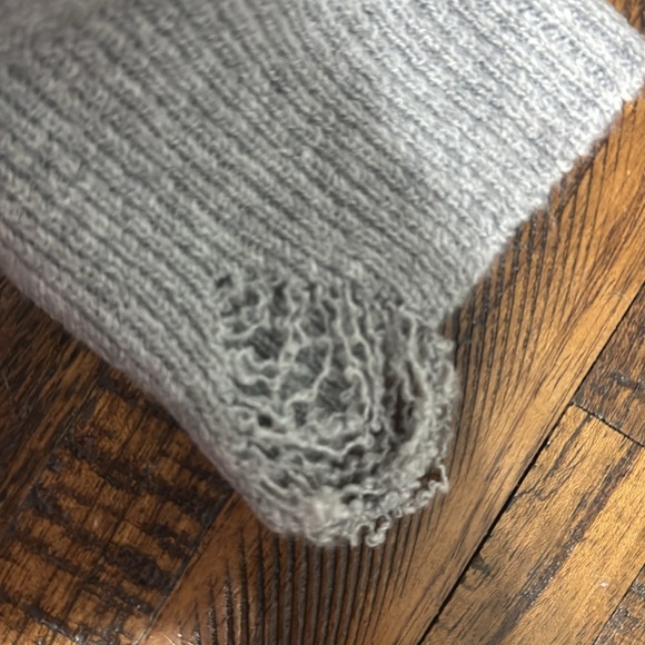 Wildfox Gray Sweater NWT embroider Roasty & Toasty light intentional distress M - Picture 10 of 15